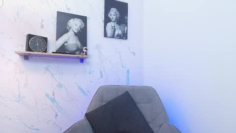 Mykel   online show from November 24, 5:33 pm