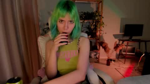 MylaFlores online show from October 12, 3:32 am