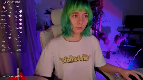 MylaFlores online show from October 1, 1:27 am