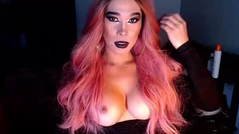 Snapshot of mylovingsofia chatting on February 22, 4:40 pm GODDESS SOFIA take me private show or passwordshow i cum to you online show from February 22, 4:40 pm