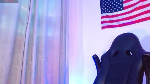 Mylo Wallace  online show from January 9, 12:11 pm