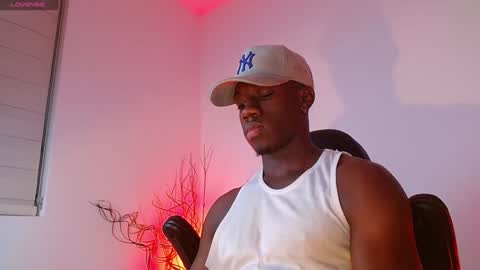 Snapshot of mylowallacee chatting on February 8, 1:22 am Mylo Wallace online show from February 8, 1:22 am