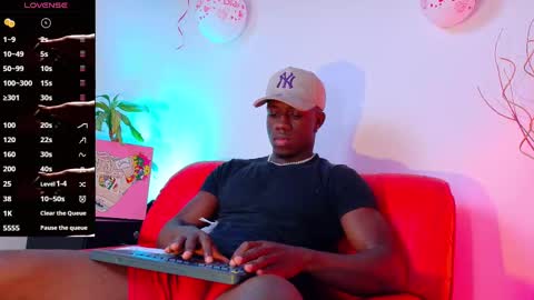 Snapshot of mylowallacee chatting on February 22, 3:34 am Mylo Wallace online show from February 22, 3:34 am