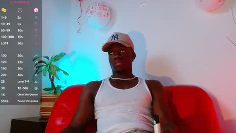 Snapshot of mylowallacee chatting on February 20, 3:23 am Mylo Wallace online show from February 20, 3:23 am