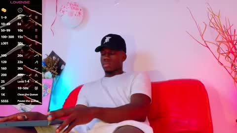 Snapshot of mylowallacee chatting on March 9, 12:10 am Mylo Wallace online show from March 9, 12:10 am