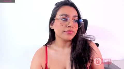 Snapshot of mypretty_isabella chatting on January 11, 2:58 pm Bella online show from January 11, 2:58 pm