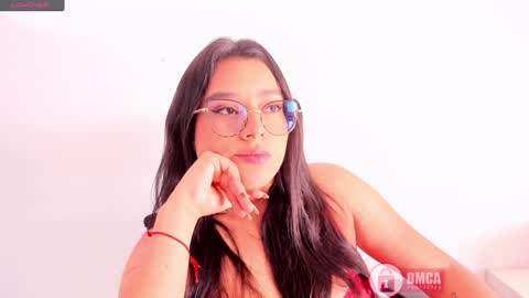 Snapshot of mypretty_isabella chatting on December 29, 8:48 pm Bella online show from December 29, 8:48 pm