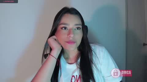 Snapshot of mypretty_isabella chatting on February 11, 2:35 am Bella online show from February 11, 2:35 am