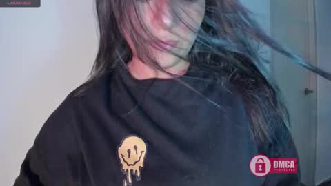 Snapshot of mypretty_isabella chatting on February 19, 7:06 am Bella online show from February 19, 7:06 am