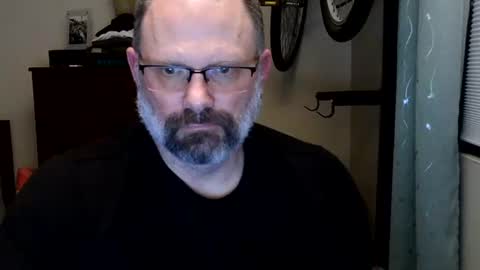 Just hanging out - No pressure online show from March 27, 6:41 am