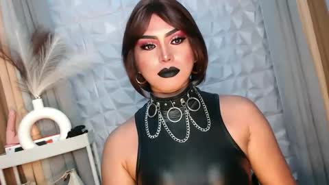 Snapshot of mysterious_diva chatting on September 22, 8:29 am SUPPORT GODDESS TRISHA AND DONT FORGET TO FOLLOW ME online show from September 22, 8:29 am