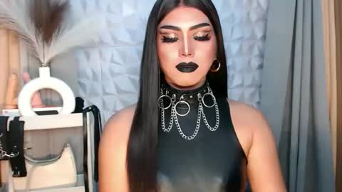 Snapshot of mysterious_diva chatting on September 16, 2:53 pm SUPPORT GODDESS TRISHA AND DONT FORGET TO FOLLOW ME online show from September 16, 2:53 pm