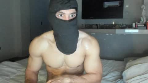 mysterious_muscles online show from April 9, 11:21 pm