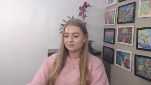 Snapshot of mysteryericax chatting on February 14, 2:44 pm Erica online show from February 14, 2:44 pm