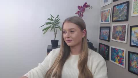 Snapshot of mysteryericax chatting on January 22, 1:53 pm Erica online show from January 22, 1:53 pm