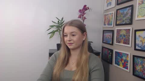 Snapshot of mysteryericax chatting on February 20, 7:45 am Erica online show from February 20, 7:45 am