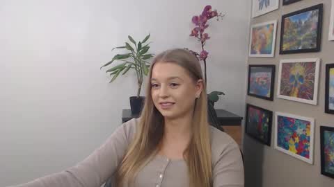 Snapshot of mysteryericax chatting on February 27, 12:12 pm Erica online show from February 27, 12:12 pm