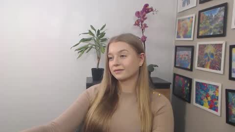 Snapshot of mysteryericax chatting on February 28, 10:52 am Erica online show from February 28, 10:52 am