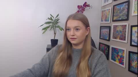 Snapshot of mysteryericax chatting on January 21, 9:46 am Erica online show from January 21, 9:46 am