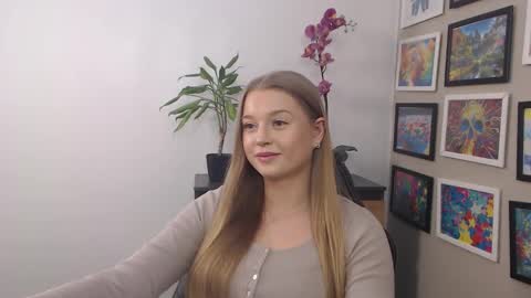 Snapshot of mysteryericax chatting on February 27, 9:07 am Erica online show from February 27, 9:07 am