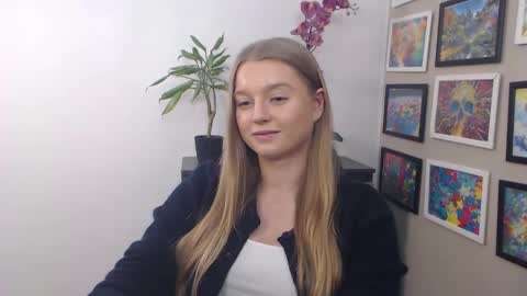 Snapshot of mysteryericax chatting on January 29, 12:56 pm Erica online show from January 29, 12:56 pm