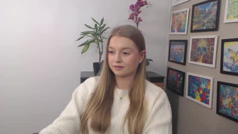 Snapshot of mysteryericax chatting on February 18, 11:55 am Erica online show from February 18, 11:55 am