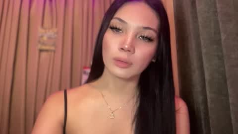 UR GIRL NEXTDOOR online show from March 19, 7:25 am