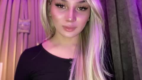 UR GIRL NEXTDOOR online show from May 2, 9:04 am