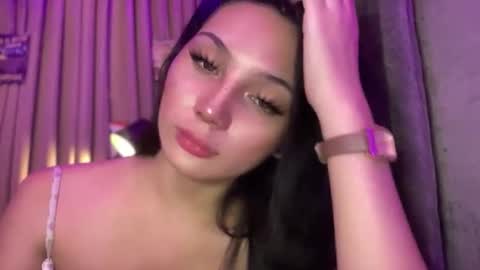 UR GIRL NEXTDOOR online show from April 22, 5:09 pm