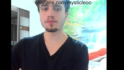 Snapshot of mysticleoo chatting on December 17, 1:38 pm Mystic Leo online show from December 17, 1:38 pm