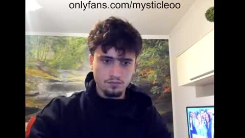 Snapshot of mysticleoo chatting on December 1, 7:05 pm Mystic Leo online show from December 1, 7:05 pm