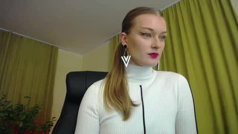 mysticvenus_ online show from October 23, 2:40 pm