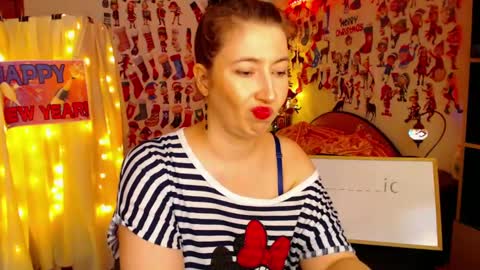Snapshot of mystydew chatting on January 28, 12:54 pm MystyDew online show from January 28, 12:54 pm
