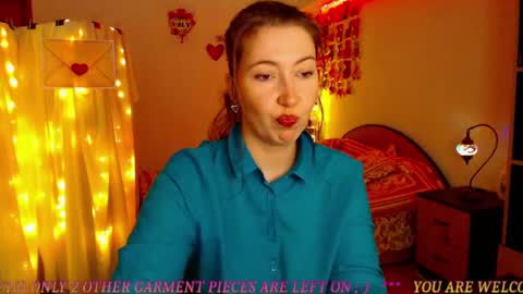 Snapshot of mystydew chatting on February 8, 11:55 am MystyDew online show from February 8, 11:55 am
