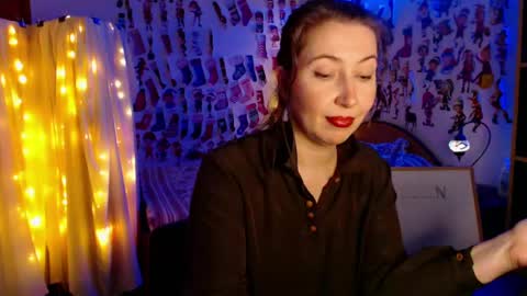 Snapshot of mystydew chatting on February 1, 3:50 pm MystyDew online show from February 1, 3:50 pm