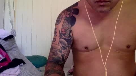Snapshot of mywi11yisbiggy chatting on February 2, 7:25 pm str8 dom alphaAsian Daddy type. sorry not bi or curious but i dont judgediscrimenate. online show from February 2, 7:25 pm