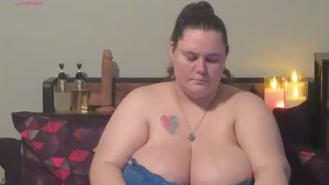 Mzjuicybootay online show from December 1, 3:32 pm