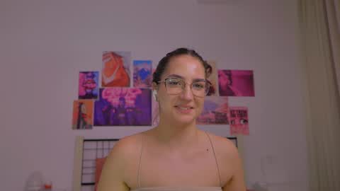 Snapshot of naalani chatting on February 27, 1:17 pm Naalani online show from February 27, 1:17 pm