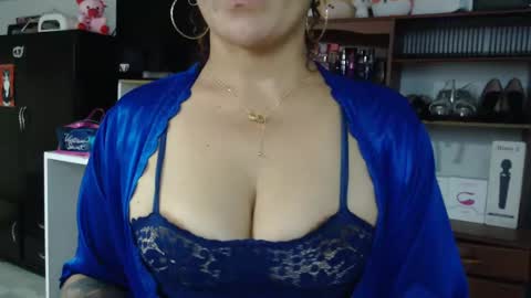 Snapshot of nadia_abaud chatting on February 9, 6:22 am Nadia online show from February 9, 6:22 am