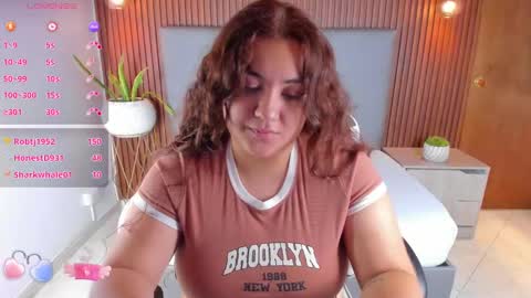 Nadine online show from December 28, 3:37 pm