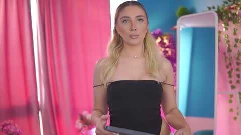 Nadia online show from February 20, 6:19 am