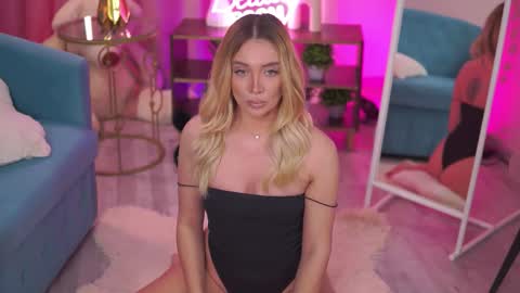 Nadia online show from February 16, 8:01 am