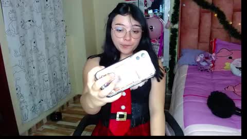 nahia cute     only   online show from December 24, 7:33 pm