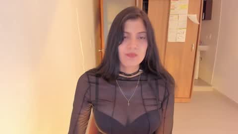 Snapshot of nahomi2021 chatting on December 27, 4:15 am independent model online show from December 27, 4:15 am