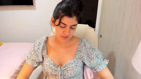 independent model online show from November 21, 2:31 am