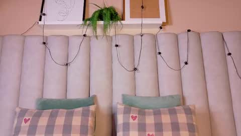  VICTORIA  online show from April 15, 8:09 pm