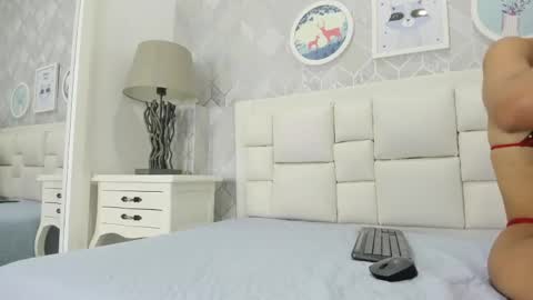 naia_cox online show from May 23, 3:57 am