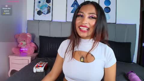 Naia online show from October 13, 6:54 pm