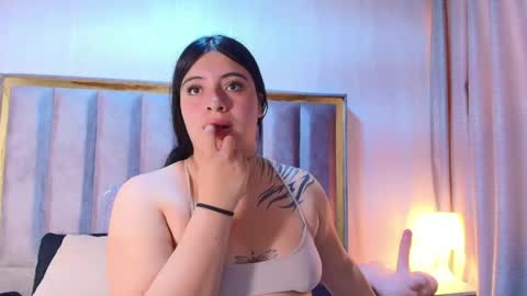 Naia x online show from May 27, 6:38 pm