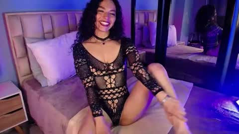 Snapshot of naia_xo chatting on February 19, 3:06 am Ana online show from February 19, 3:06 am